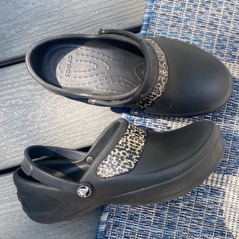 CROCS Black Clogs Size 7 - Picture 1 of 5